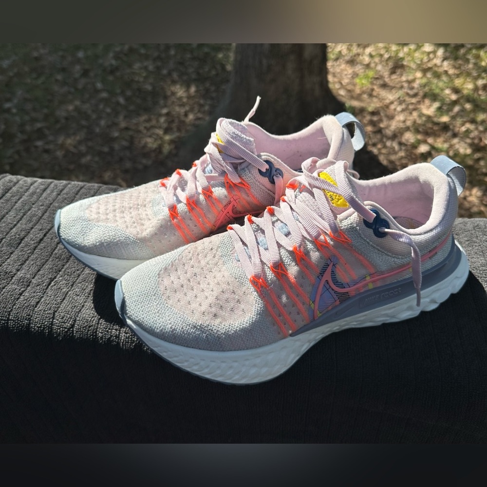 NIKE WOMENS REACT INFINITY RUN 2 FLYKNIT PREMIUM SIZE 10